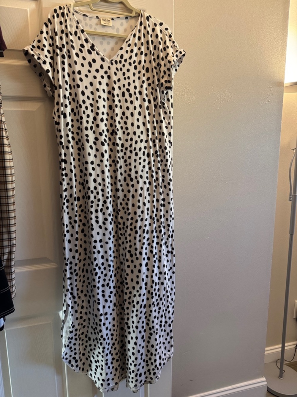 Polka Dot V-Neck White Maxi Dress with Short Sleeves